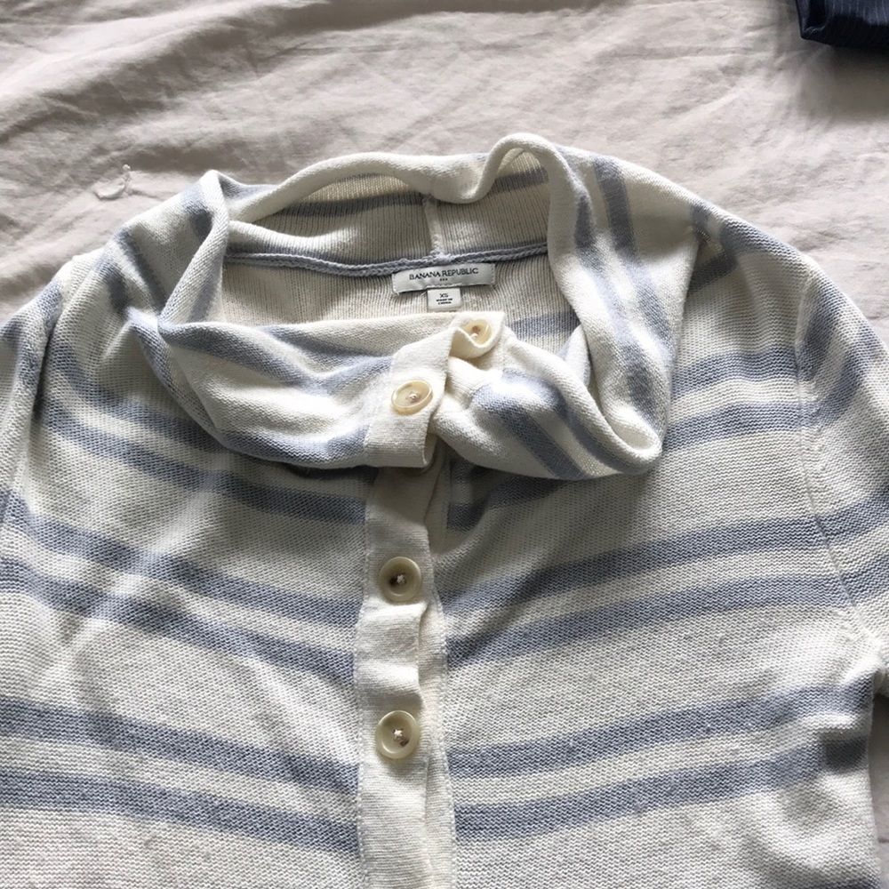 Button up sweater - Picture 4 of 5